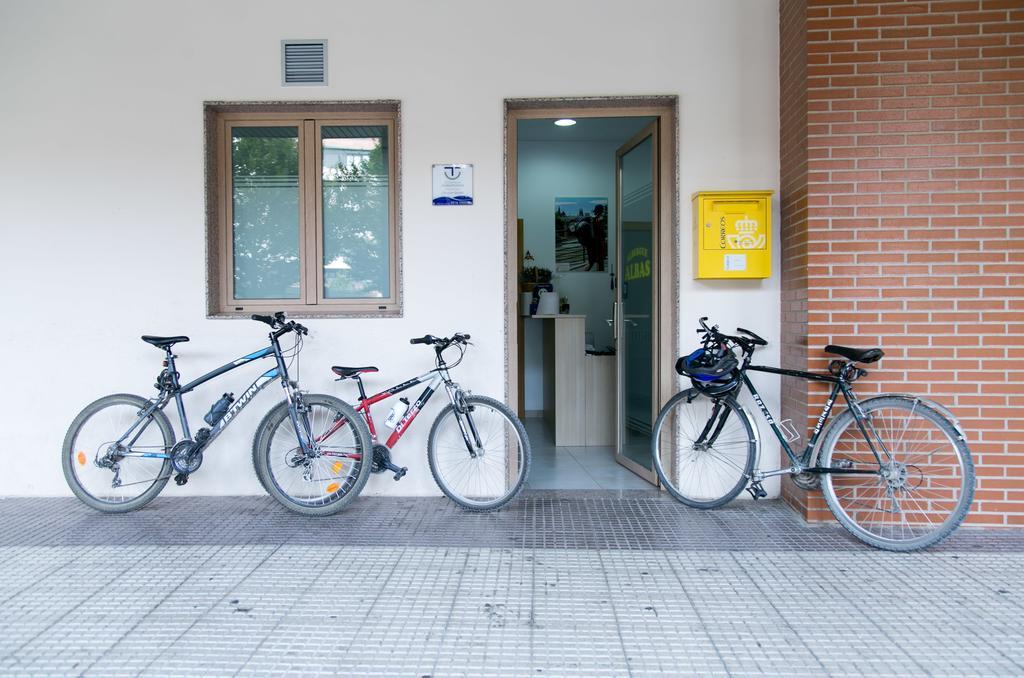 Albergue Albas Exclusivo Peregrinos Logrono Exterior photo